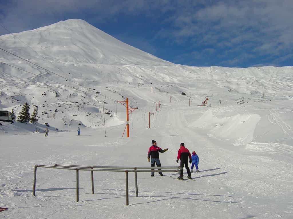 Mejores épocas para visitar el Volcán Antuco: nieve, clima y temporadas